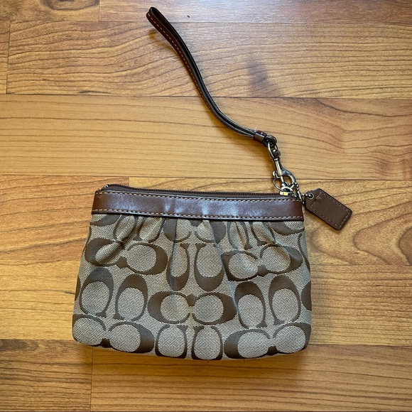 Coach Wrislet - Picture 2 of 2